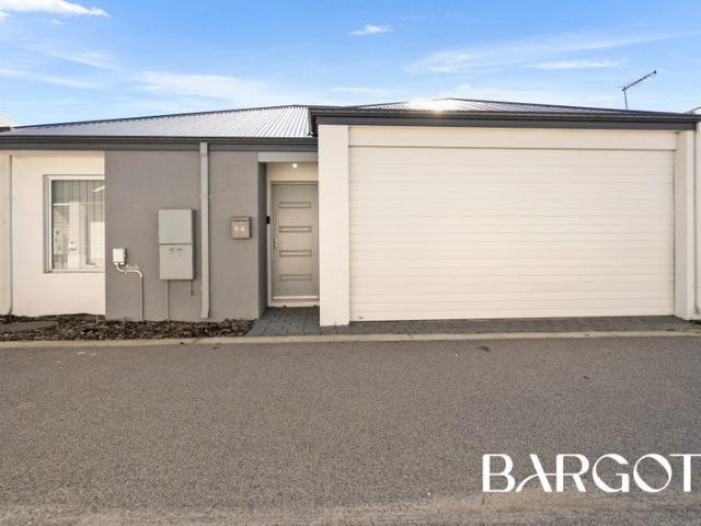 BARGOTI Presents Modern, Low Maintenance & Stylish 2x2x2 Family Home in Dayton