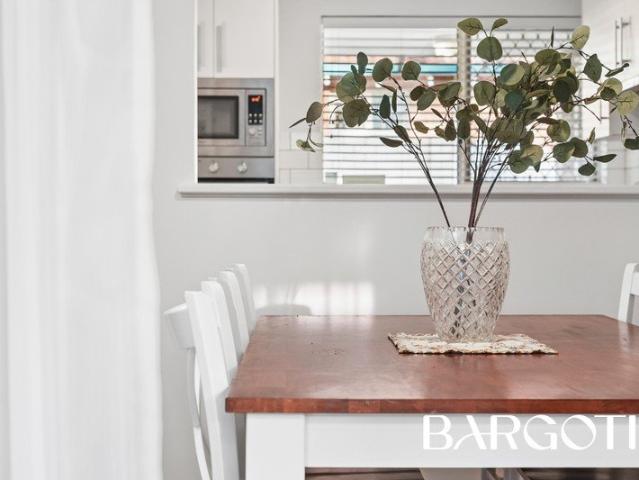 BARGOTI Presents Comfortable and Modern Villa with Low Maintenance in The Heart of Bayswater