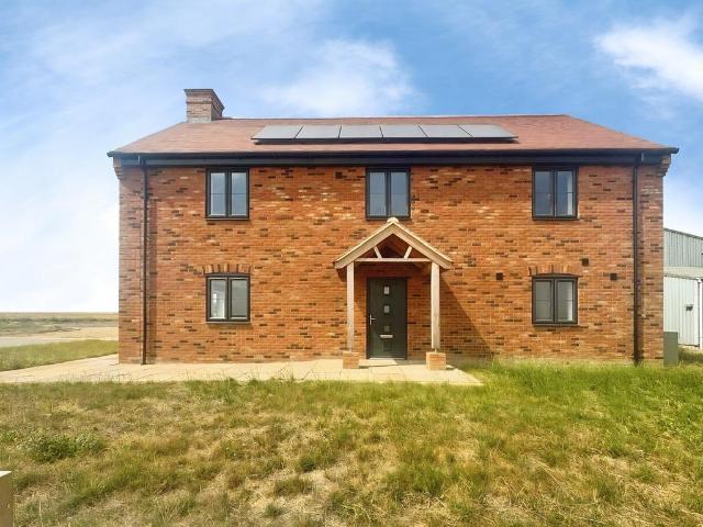 Barham Road, Huntingdon, PE28 4 bed property to rent £2,400 pcm £554 pw