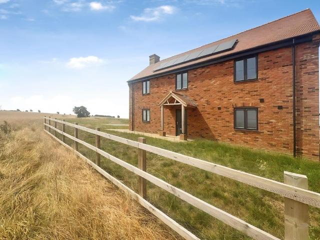 Barham Road, Huntingdon, PE28 4 bed property to rent £2,400 pcm £554 pw