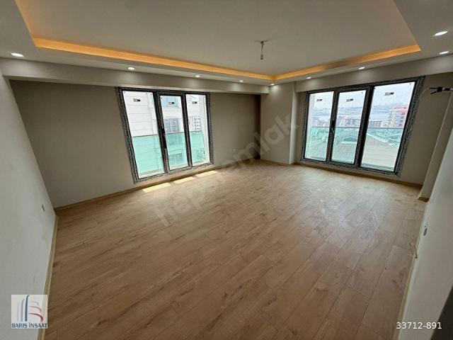 BARIŞ'TAN SİTE İÇERİSİNDE GÖLDENİZ MANZARALI LÜKS 3+1 DAİRE