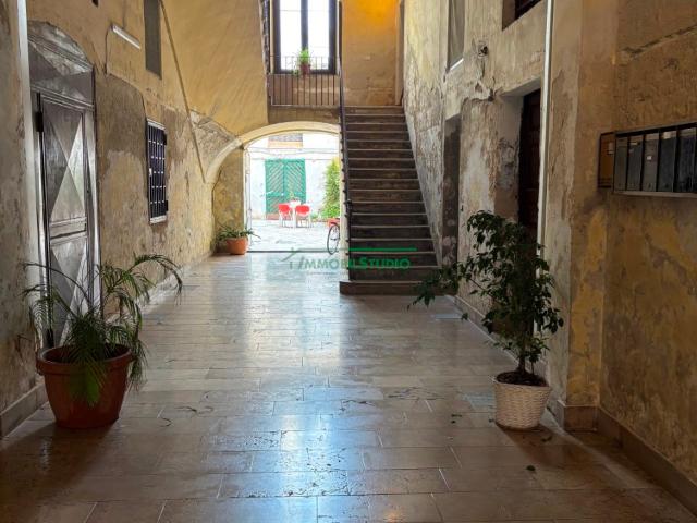 Bari ZONA LIBERTA AFFITTASI APPARTAMENTO PARZIALMENTE ARREDATO