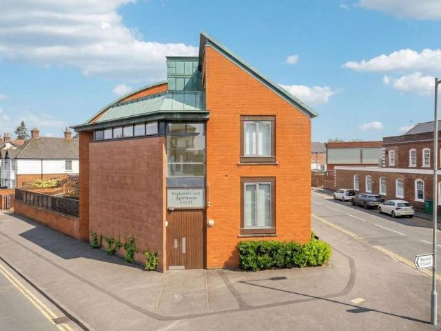Baring Road, Beaconsfield, HP9 1 bed flat to rent £1,350 pcm £312 pw