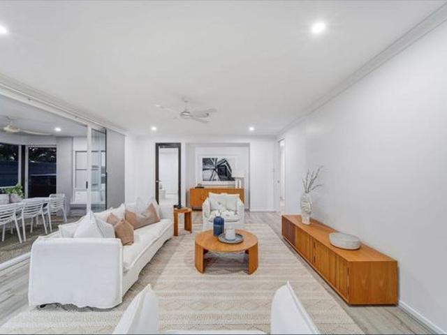 Baringa beauty Spacious 4 Bedroom Family Home | Swim Spa | Media Room / 5th Bedroom | Solar