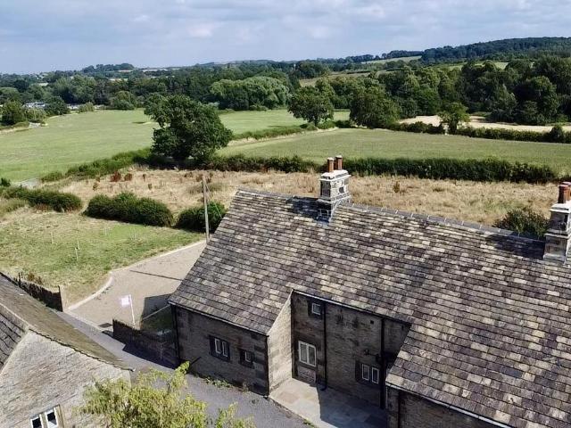 Bark House Lane, Cawthorne, Barnsley. 3 bed semi detached house to rent £1,800 pcm £415 pw
