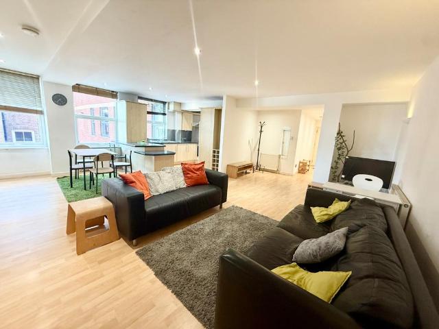 Barker Gate, Nottingham, NG1 1JU 3 bed apartment to rent £1,500 pcm £346 pw