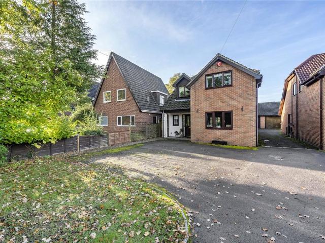 Barkham Ride, Finchampstead. 4 bed detached house to rent £2,500 pcm £577 pw