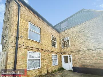 Barkhams Lane, Ely CB6, 2 bed flat to rent, £975 pcm | PrimeLocation