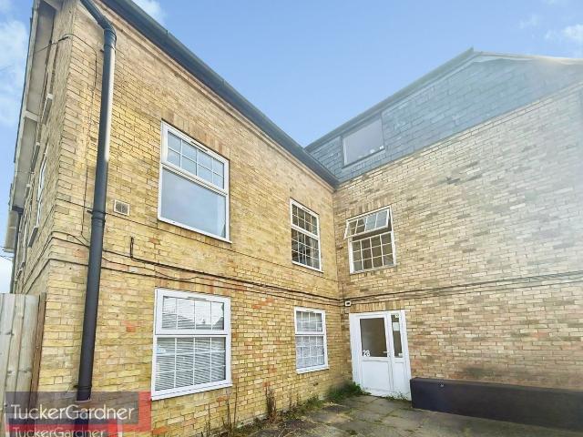 Barkhams Lane, Ely CB6, 2 bed flat to rent, £900 pcm | PrimeLocation