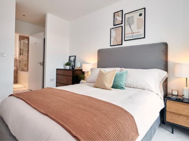 Barking And Dagenham, UK IG11, 2 bed flat to rent, £2,000 pcm | PrimeLocation