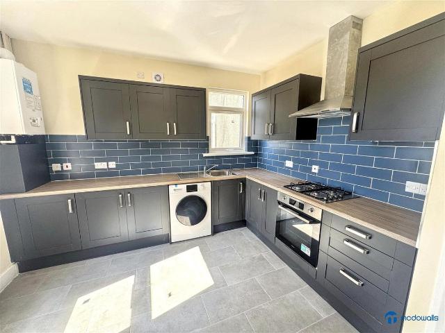 Barking Road, East Ham, London E6, 4 bed flat to rent, £2,850 pcm | PrimeLocation