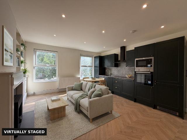 Barking Road, London E13, 4 bed flat to rent, £2,600 pcm | PrimeLocation