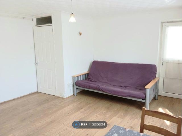 Barking Road, London E13, 3 bed flat to rent, £2,075 pcm | PrimeLocation
