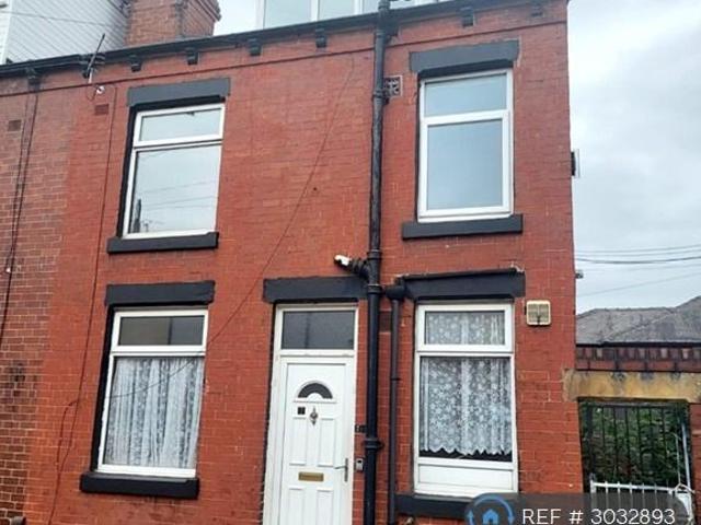 Barkly Place, Leeds, LS11 2 bed terraced house to rent £865 pcm £200 pw