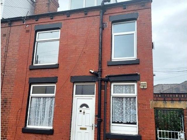 Barkly Place, Leeds LS11, 2 bed terraced house to rent, £900 pcm | PrimeLocation