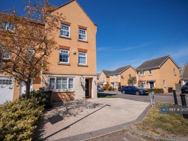 Barkway Drive, London, BR6 4 bed semi detached house to rent £2,800 pcm £646 pw