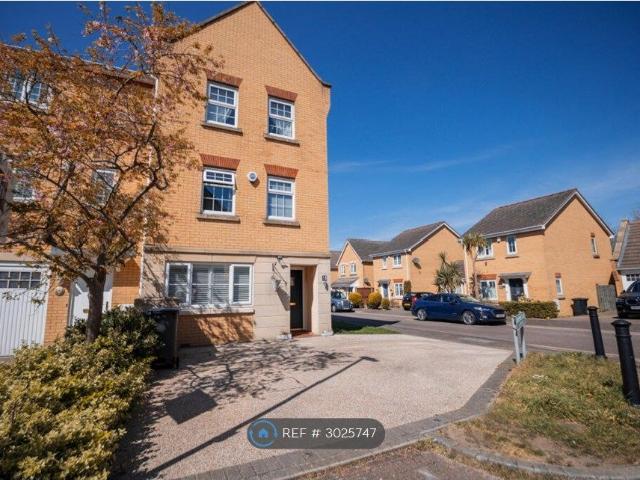 Barkway Drive, London BR6, 4 bed semi detached house to rent, £2,950 pcm | PrimeLocation