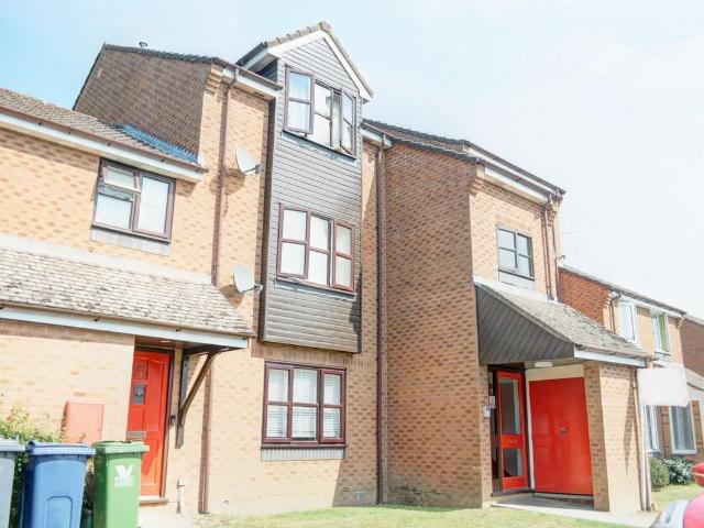 Barkus Way, Stokenchurch, Buckinghamshire HP14, 2 bed flat to rent, £1,195 pcm | PrimeLocation