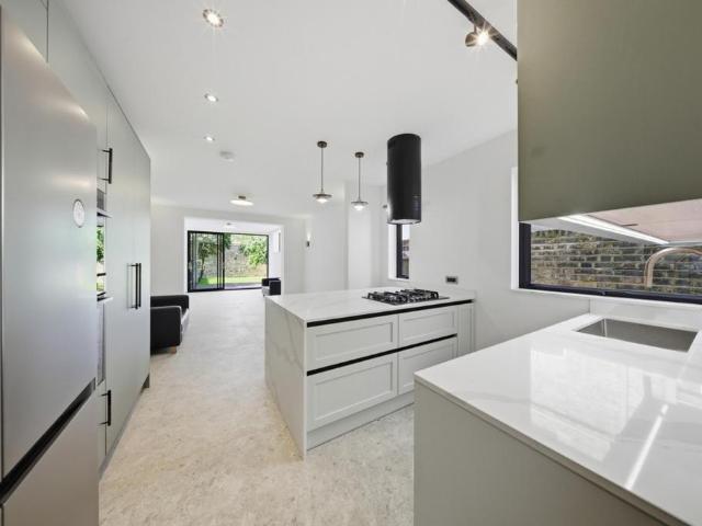 Barlby Road, North Kensington, London. 5 bed semi detached house to rent £9,500 pcm £2,192 pw