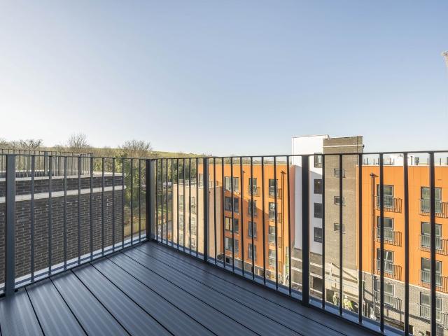 Barley Close, Greenhithe DA9, 2 bed flat to rent, £1,650 pcm | PrimeLocation