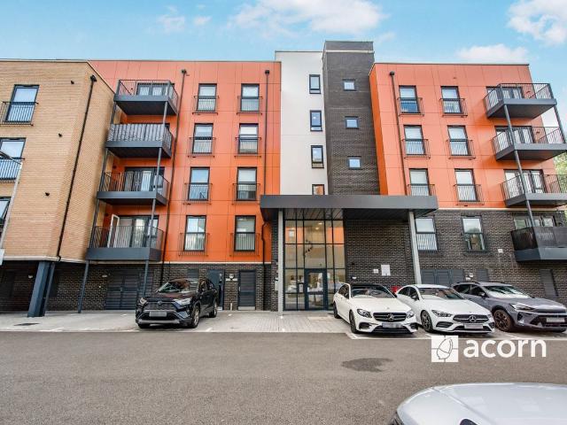 Barley Close, Greenhithe DA9, 2 bed flat to rent, £1,750 pcm | PrimeLocation