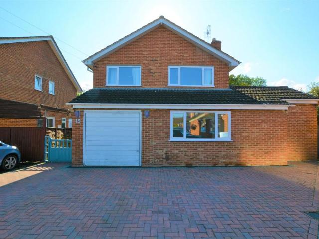 Barley Close, Hardwicke, Gloucester. 4 bed detached house to rent £1,650 pcm £381 pw