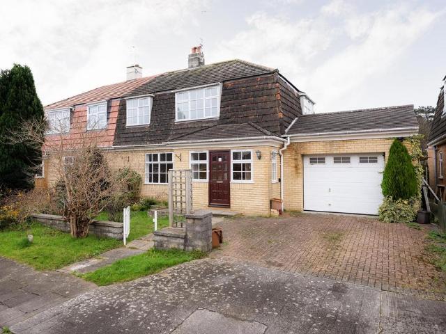 Barley Croft, Westbury on Trym, BS9 4 bed semi detached house to rent £2,850 pcm £658 pw