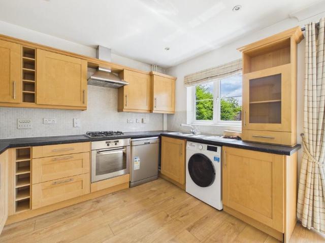 Barley Gardens, Winnersh, Wokingham. 3 bed semi detached house to rent £1,850 pcm £427 pw