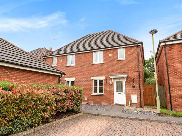 Barley Gardens, Winnersh RG41, 3 bed semi detached house to rent, £2,000 pcm | PrimeLocation