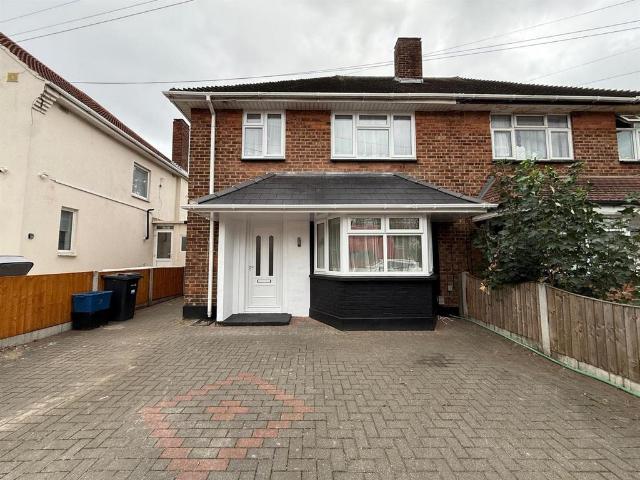 Barley Lane, 3 bed house to rent £2,600 pcm £600 pw