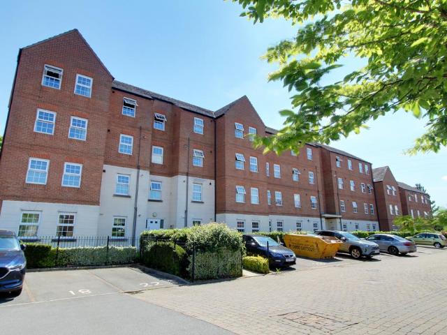 Barley Mews, Peterborough PE2 3 bed flat to rent £925 pcm £213 pw