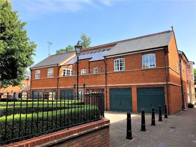 Barley Way, Marlow, Buckinghamshire SL7, 2 bed flat to rent, £2,300 pcm | PrimeLocation