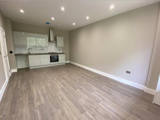 Barley Way, Fleet, Hampshire GU51, 2 bed flat to rent, £1,400 pcm | PrimeLocation