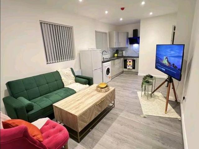 Barlow Moor Road, Manchester M21 1 bed apartment to rent £950 pcm £219 pw