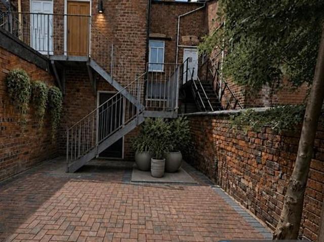 Barlow Moor Road, Manchester, M21 3 bed flat to rent £2,250 pcm £519 pw