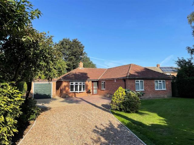 Barmby Road, Pocklington YO42, 3 bed detached bungalow to rent, £1,750 pcm | PrimeLocation