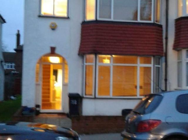 Barmouth Rd, London, CR0 3 bed house to rent £2,800 pcm £646 pw