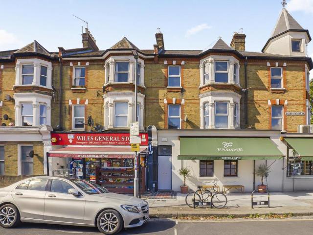 Barmouth Road, London, SW18 3 bed terraced house to rent £3,300 pcm £762 pw