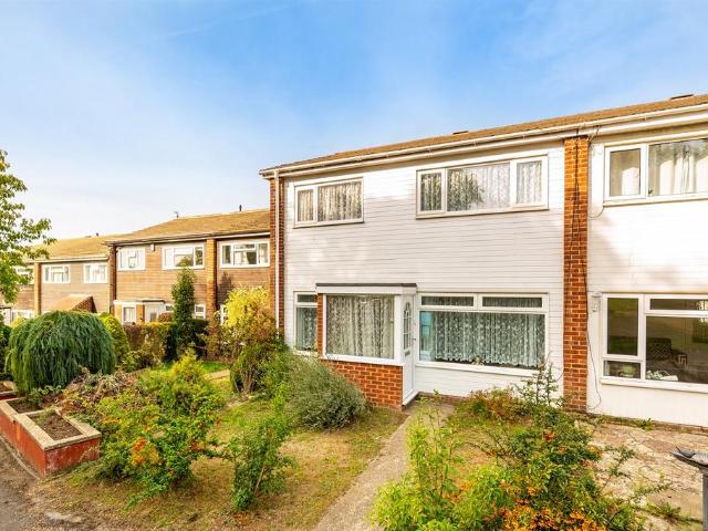 Barn Close, Reading, RG30 3 bed terraced house to rent £1,700 pcm £392 pw
