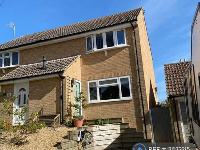 Barn Close, Seaford, BN25 2 bed semi detached house to rent £1,550 pcm £358 pw