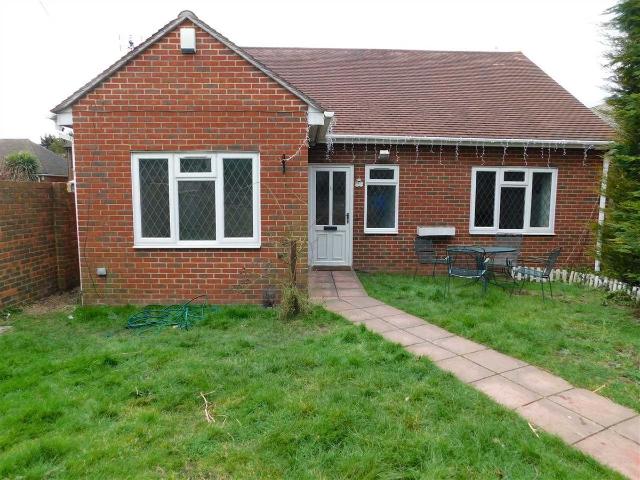 Barn End Lane, Wilmington, Dartford DA2, 4 bed bungalow to rent, £2,200 pcm | PrimeLocation