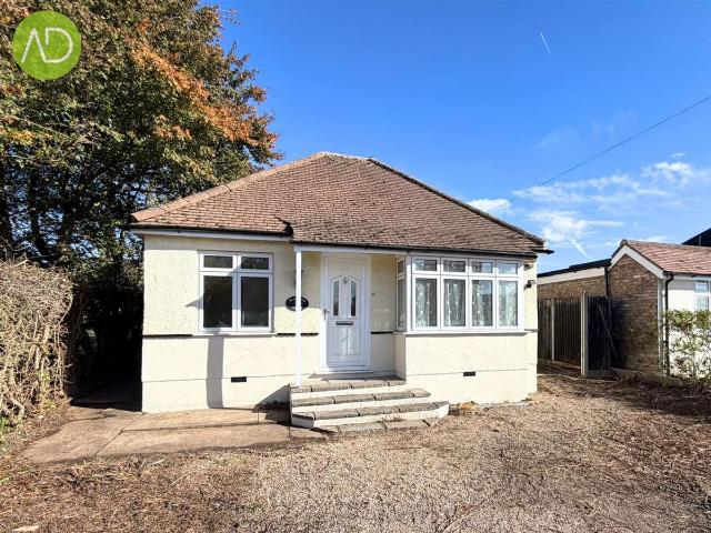 Barn Hill, Roydon, Harlow CM19, 2 bed detached bungalow to rent, £1,700 pcm | PrimeLocation