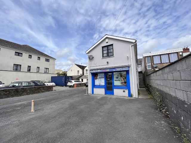 Barn Road, Carmarthen, Carmarthenshire SA31, 2 bed flat to rent, £650 pcm | PrimeLocation