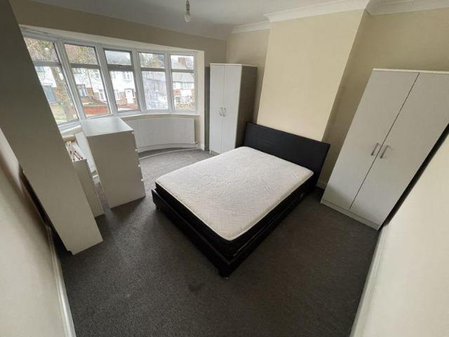 Barn Way, London, HA9 9NT, United Kingdom | 7 bed duplex for rent #140228996 | Rentberry