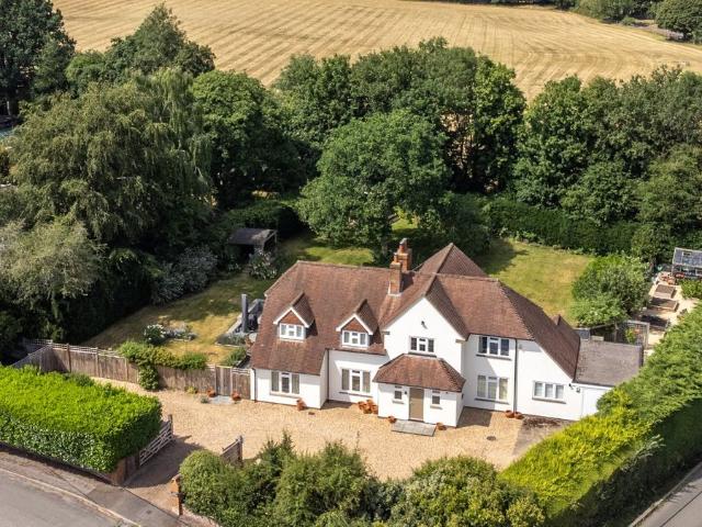 Barncroft, Appleshaw, Andover, Hampshire SP11, 5 bed detached house to rent, £4,500 pcm | PrimeLocation