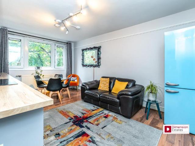 Barnabas House, Central Street, Old. 4 bed flat to rent £4,250 pcm £981 pw