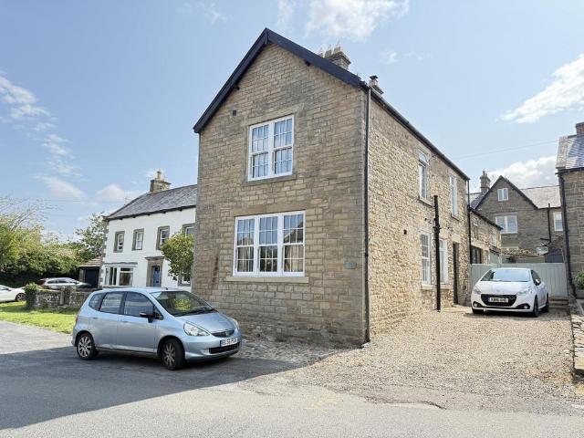 Barnard Castle DL12 4 bed detached house to rent £1,100 pcm £254 pw