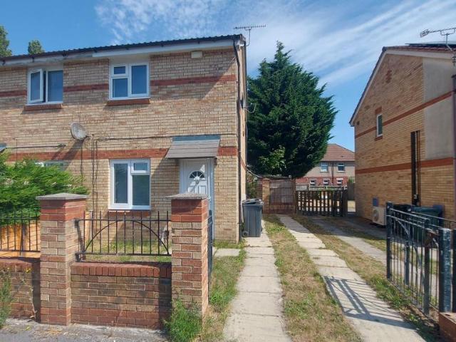 Barnby Avenue, Bradford, BD8 2 bed semi detached house to rent £895 pcm £207 pw