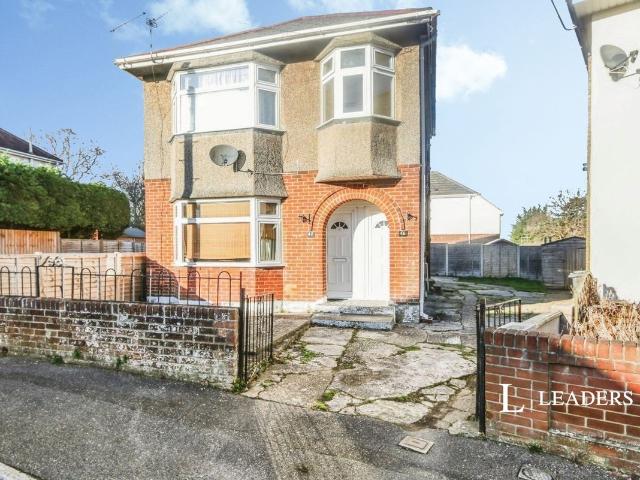 Barnes Crescent, Ensbury Park, Bournemouth BH10, 2 bed flat to rent, £950 pcm | PrimeLocation