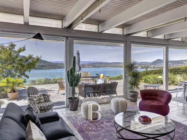 BARNES ANNECY VUE IMPRENABLE SUR LE LAC RIVE EST